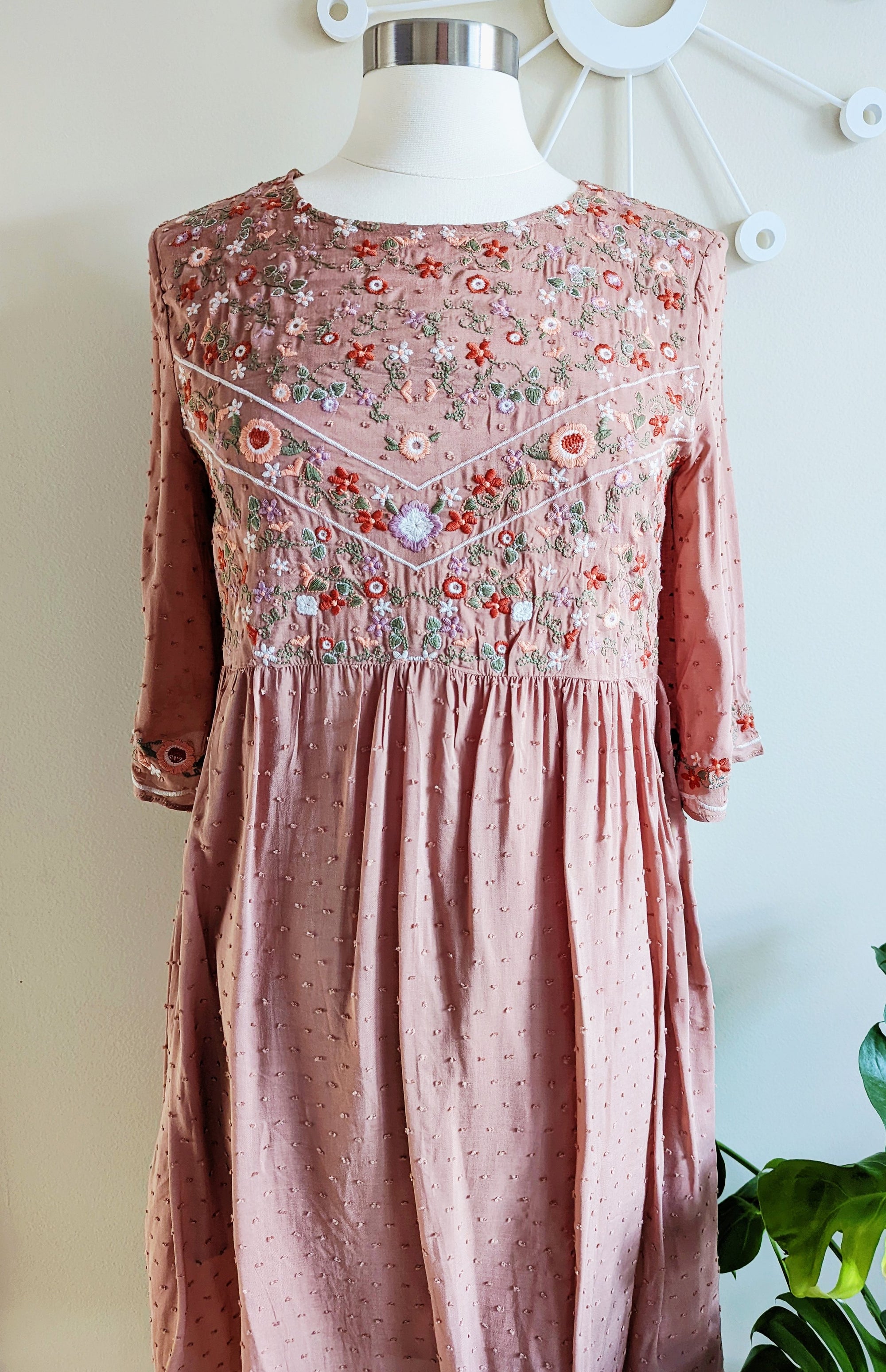 Embroidered Bohemian Dress in Mauve